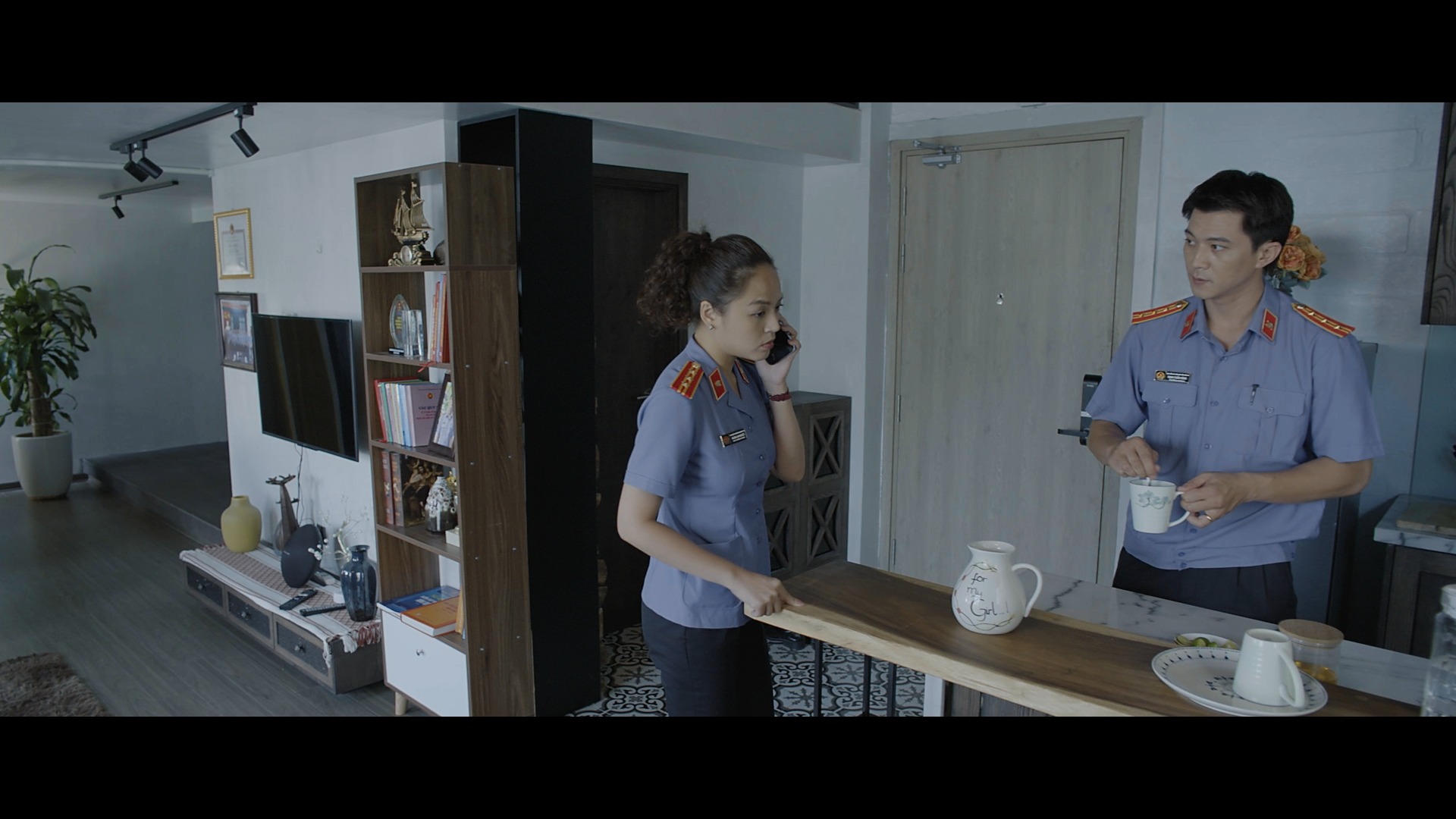  Ở phim mới, lần đầu tiên Thu Quỳnh vào vai điều tra viên.