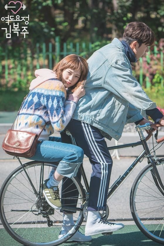 Weightlifting Fairy Kim Bok Joo (Tiên nữ cử tạ Kim Bok Joo) cũng là một bộ phim nói về đề tài thể thao, đề cao tinh thần chiến đấu của cá nhân. Tình yêu của Kim Bok Joo và anh chàng Joon Hyung hài hước, ấm áp mang đên cho khán giả những phú giây thư giãn tuyệt vời.