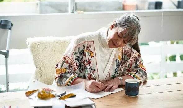 Cách nhận biết bệnh Alzheimer chỉ từ chữ viết tay