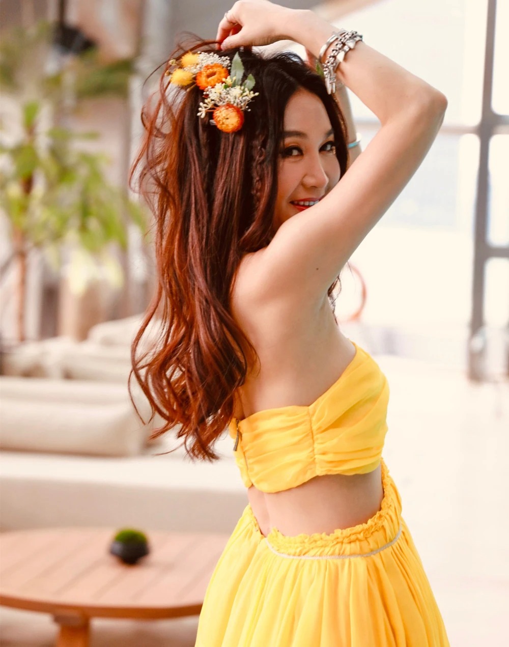 Vẻ đẹp trẻ trung của Ôn Bích Hà ở tuổi 56.