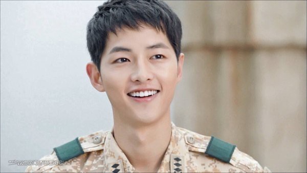 Song Joong Ki 'trúng ngải heo' hậu ly hôn Song Hye Kyo