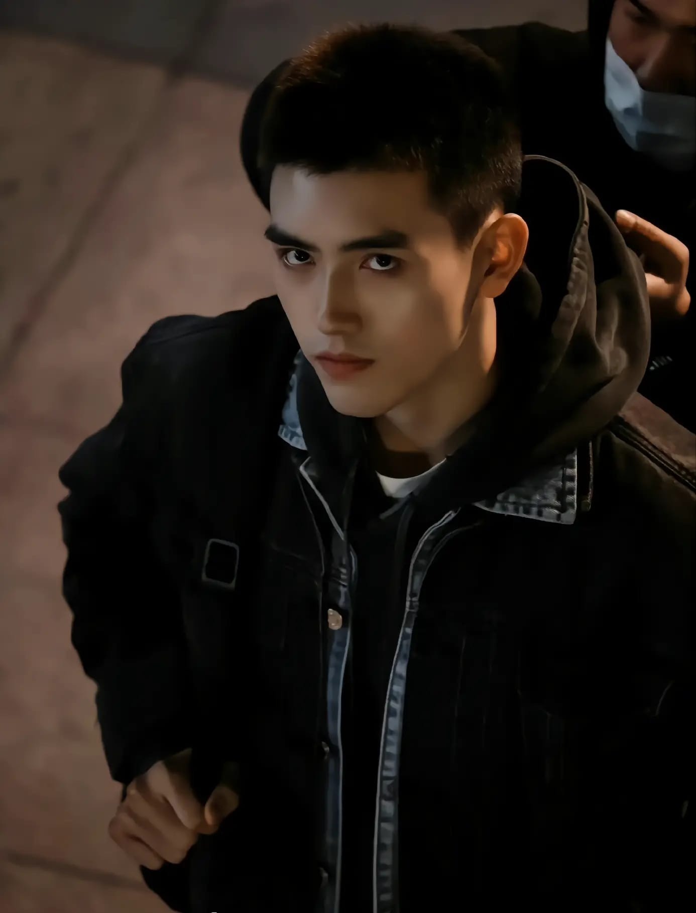 Ánh nhìn khiến trái tim fan girl 'đánh trống ngực'.