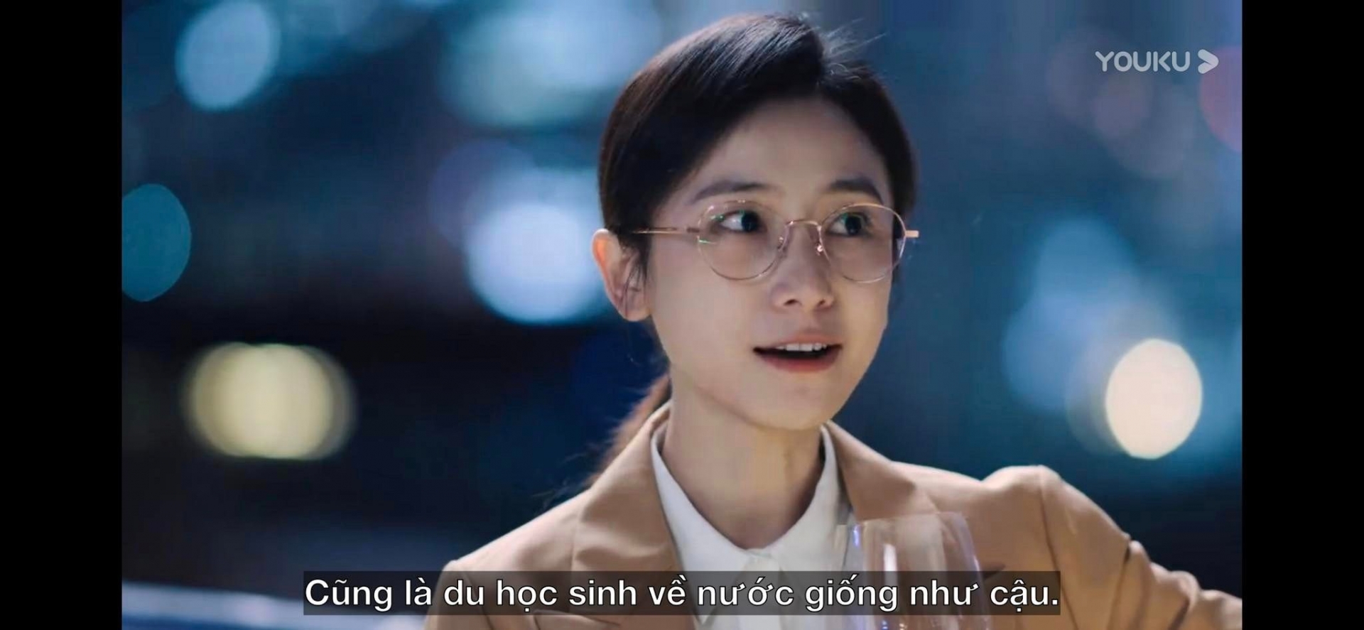 Các fan ngôn tình đều khẳng định sếp của Phương Thư Miêu chính là Hà Dĩ Thâm.