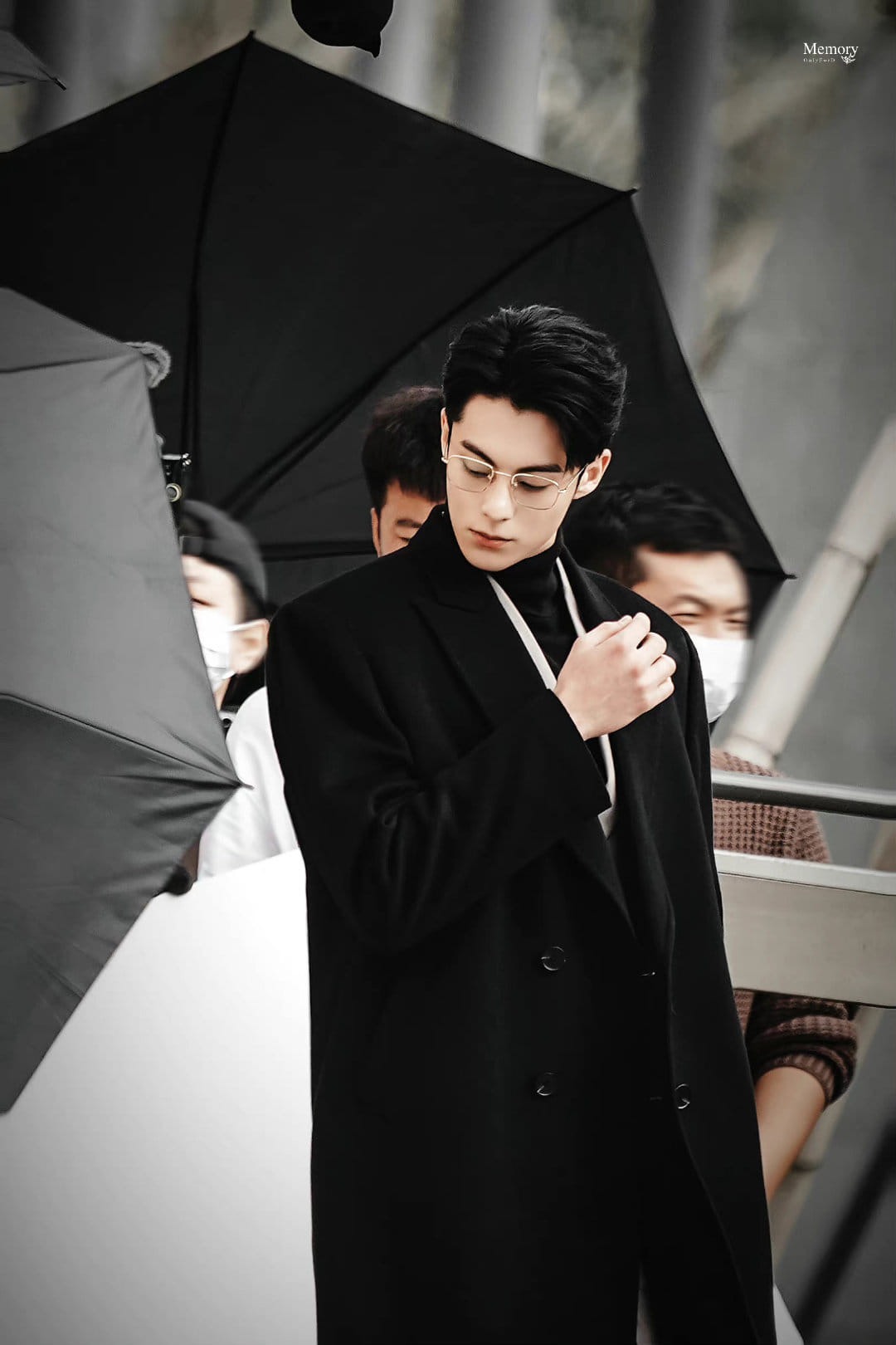 Tạo hình tổng tài đẹp như 'xé sách bước ra' của Vương Hạc Đệ - Ảnh 4