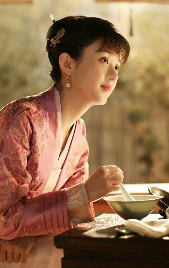 Triệu Lệ Dĩnh nhận tin cực vui liên quan đến Phùng Thiệu Phong - Ảnh 1 Triệu Lệ Dĩnh nhận tin cực vui liên quan đến Phùng Thiệu Phong - Ảnh 1