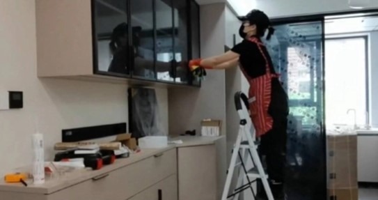 Bỏ việc văn phòng đi làm dọn dẹp, người phụ nữ tậu 2 căn nhà sau 2 năm - Ảnh 1 Bỏ việc văn phòng đi làm dọn dẹp, người phụ nữ tậu 2 căn nhà sau 2 năm - Ảnh 1