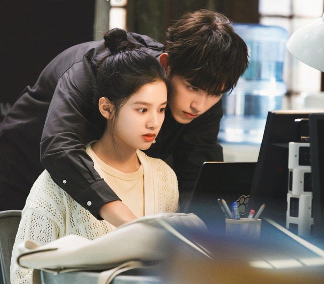 Lý Tuân (Trần Phi Vũ) và Chu Vận (Trương Tịnh Nghi) đang gây sốt các diễn đàn phim Hoa ngữ.