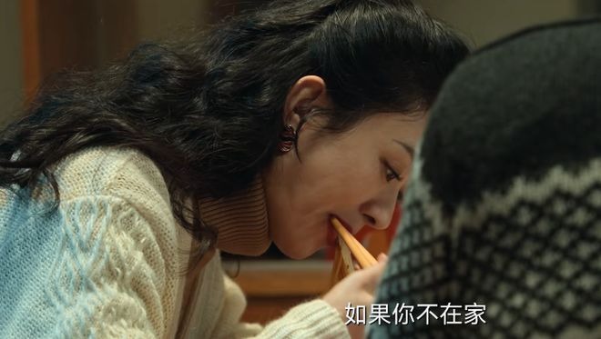 Cảnh ăn của Triệu Lệ Dĩnh trong 'Gió thổi Bán Hạ' khiến nhiều sao trẻ phải 'đội quần'