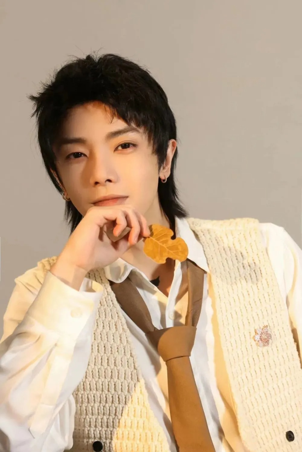 Hoa Thần Vũ bị réo tên trong tin đồn 'sập nhà' lần này.