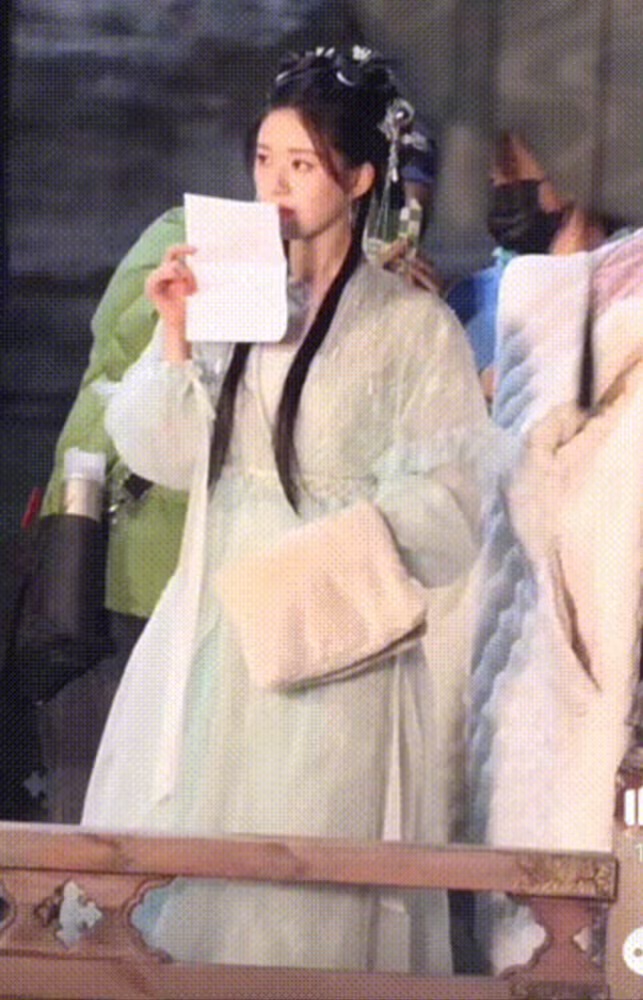 Triệu Lộ Tư được cưng như trứng mỏng chỉ sau một vai diễn - Ảnh 4