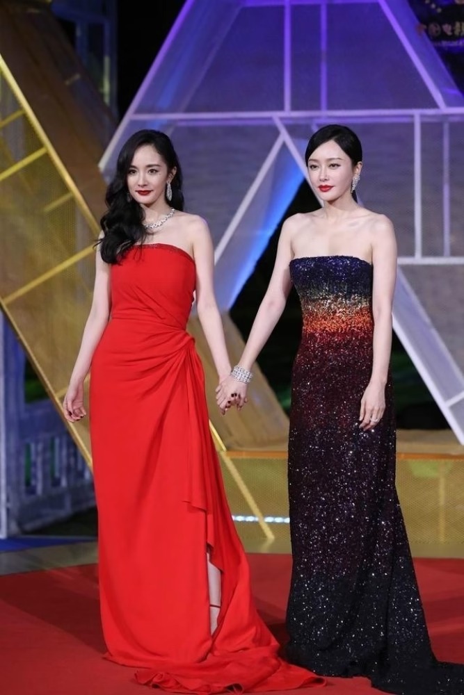 Tần Lam và Ngụy Đại Huân hẹn hò ngày thứ hai, netizen soi ra thái độ của đàng trai - Ảnh 15