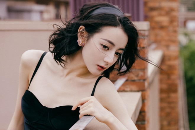 Điền Hi Vi 'gan to' hơn cả Triệu Lộ Tư, dám chọc giận fan Địch Lệ Nhiệt Ba - Ảnh 1