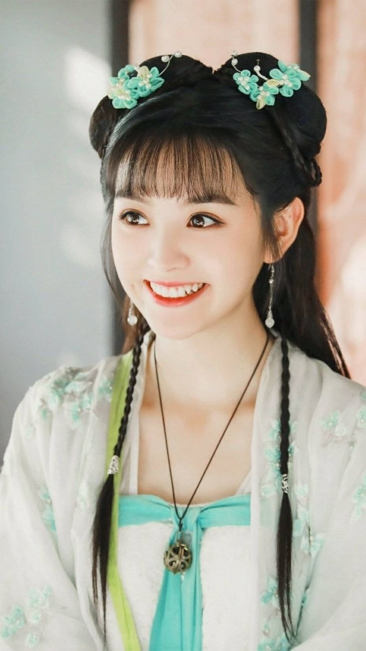 Điền Hi Vi cũng được biết đến với Khanh Khanh Nhật Thường.