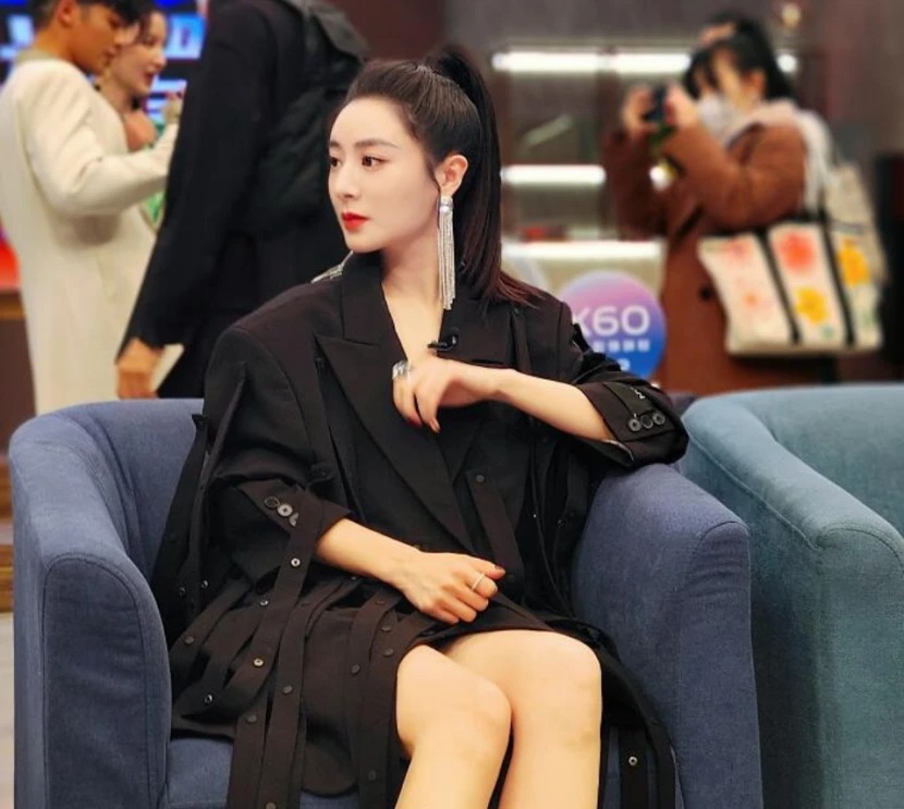 16 sao Hoa ngữ 'lật xe' trong mùa dịch: Ngô Diệc Phàm rúng động, Đặng Luân gây tiếc nuối - Ảnh 8 16 sao Hoa ngữ 'lật xe' trong mùa dịch: Ngô Diệc Phàm rúng động, Đặng Luân gây tiếc nuối - Ảnh 8