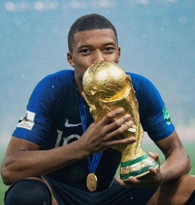 At the age of 24, Mbappe became the most money-sucking player in the world, owning a huge fortune