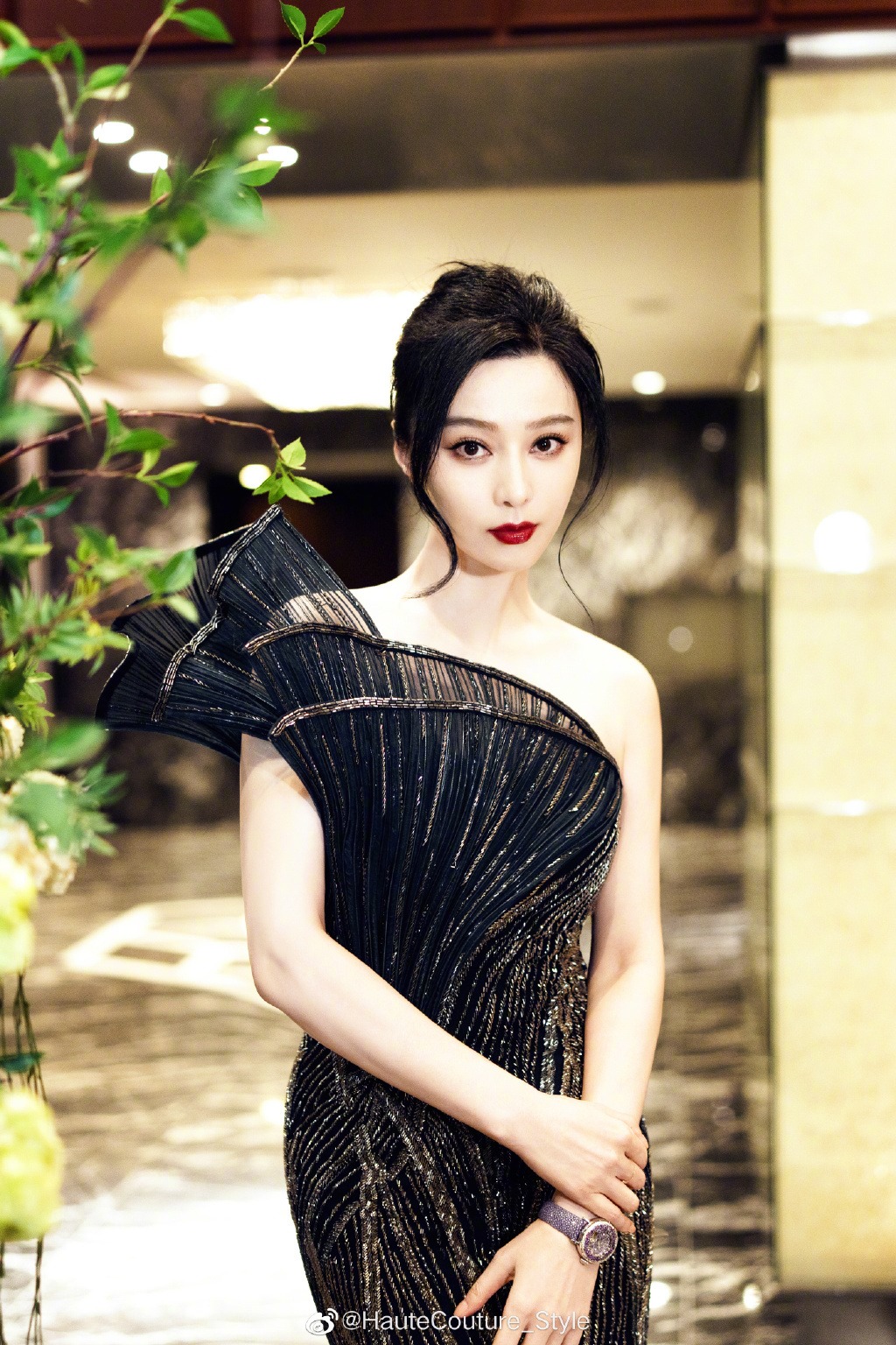 Phạm Băng Băng xứng danh 'nữ hoàng', dù thất thế vẫn tỏa hào quang - Ảnh 1