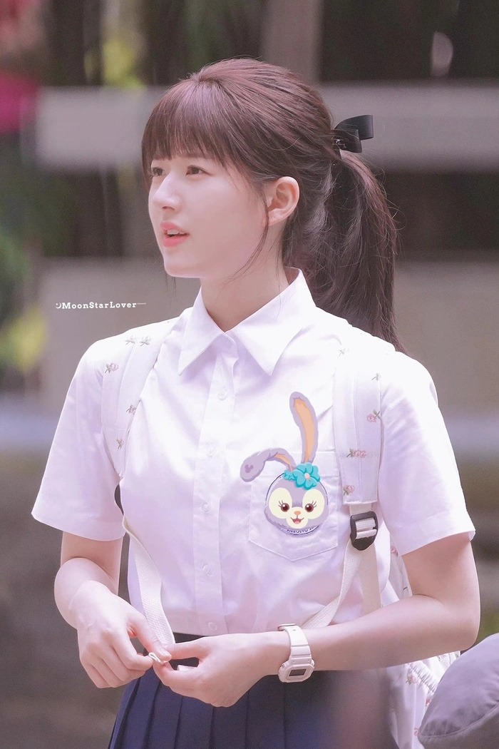 Mới 24 tuổi, Triệu Lộ Tư bước đi cẩn trọng, tránh mang tiếng 'cưa sừng làm nghé' - Ảnh 4 Mới 24 tuổi, Triệu Lộ Tư bước đi cẩn trọng, tránh mang tiếng 'cưa sừng làm nghé' - Ảnh 4