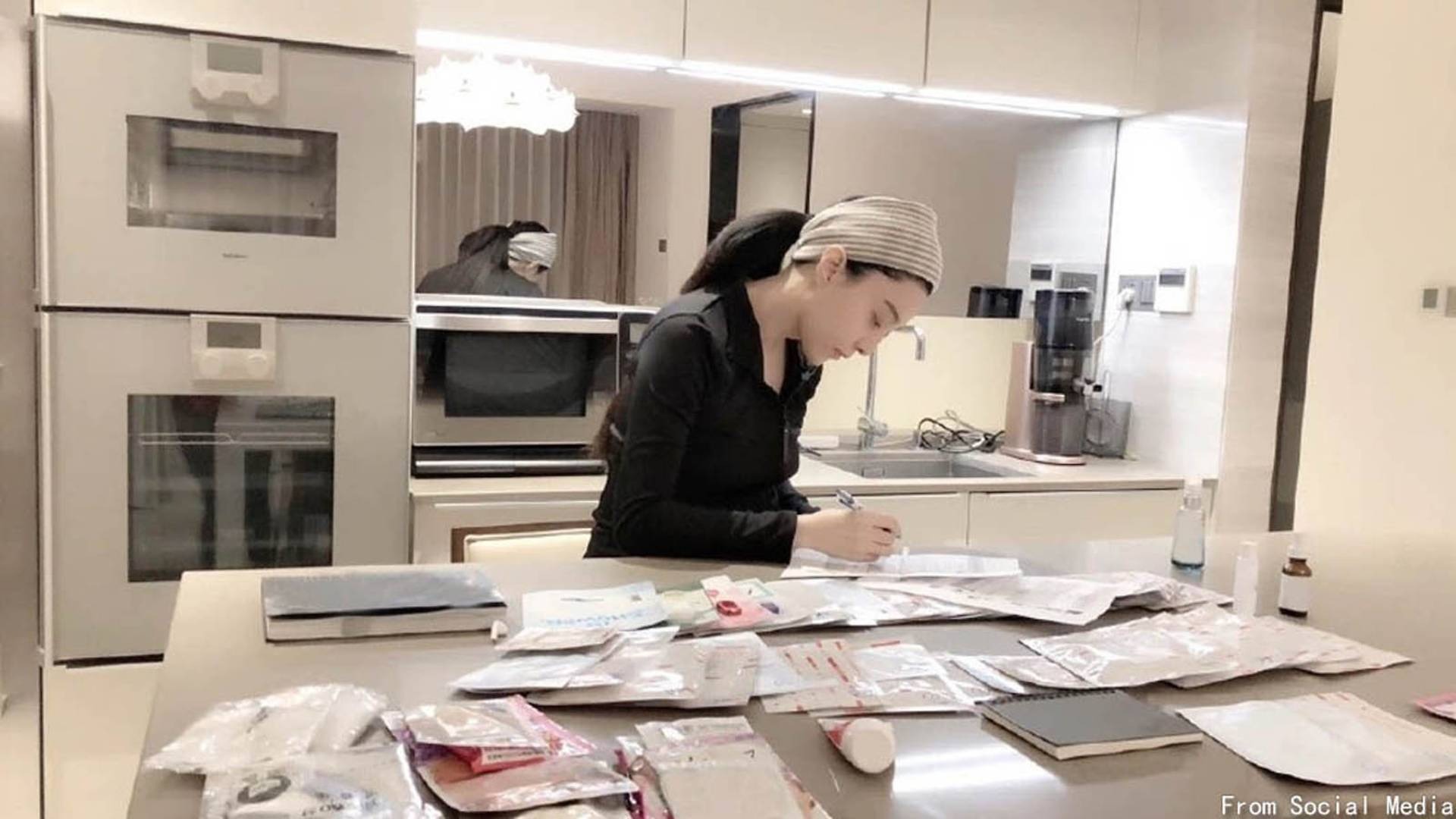 1001 bí kíp giúp Phạm Băng Băng đẹp từ chân tơ kẽ tóc ở tuổi 41 - Ảnh 2