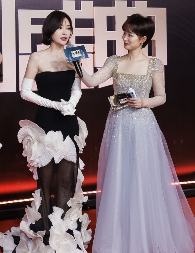 Động thái của Tần Lam, Ngụy Đại Huân trên thảm đỏ sau 13 ngày bị khui ảnh hẹn hò - Ảnh 1 Động thái của Tần Lam, Ngụy Đại Huân trên thảm đỏ sau 13 ngày bị khui ảnh hẹn hò - Ảnh 1