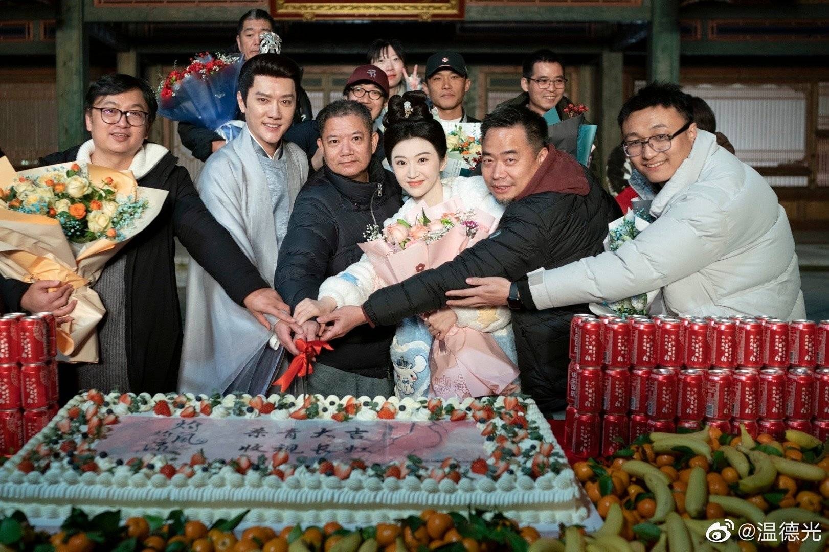 Nhan sắc 'tình màn ảnh' Phùng Thiệu Phong, đẹp kinh diễm vượt xa Triệu Lệ Dĩnh - Ảnh 1