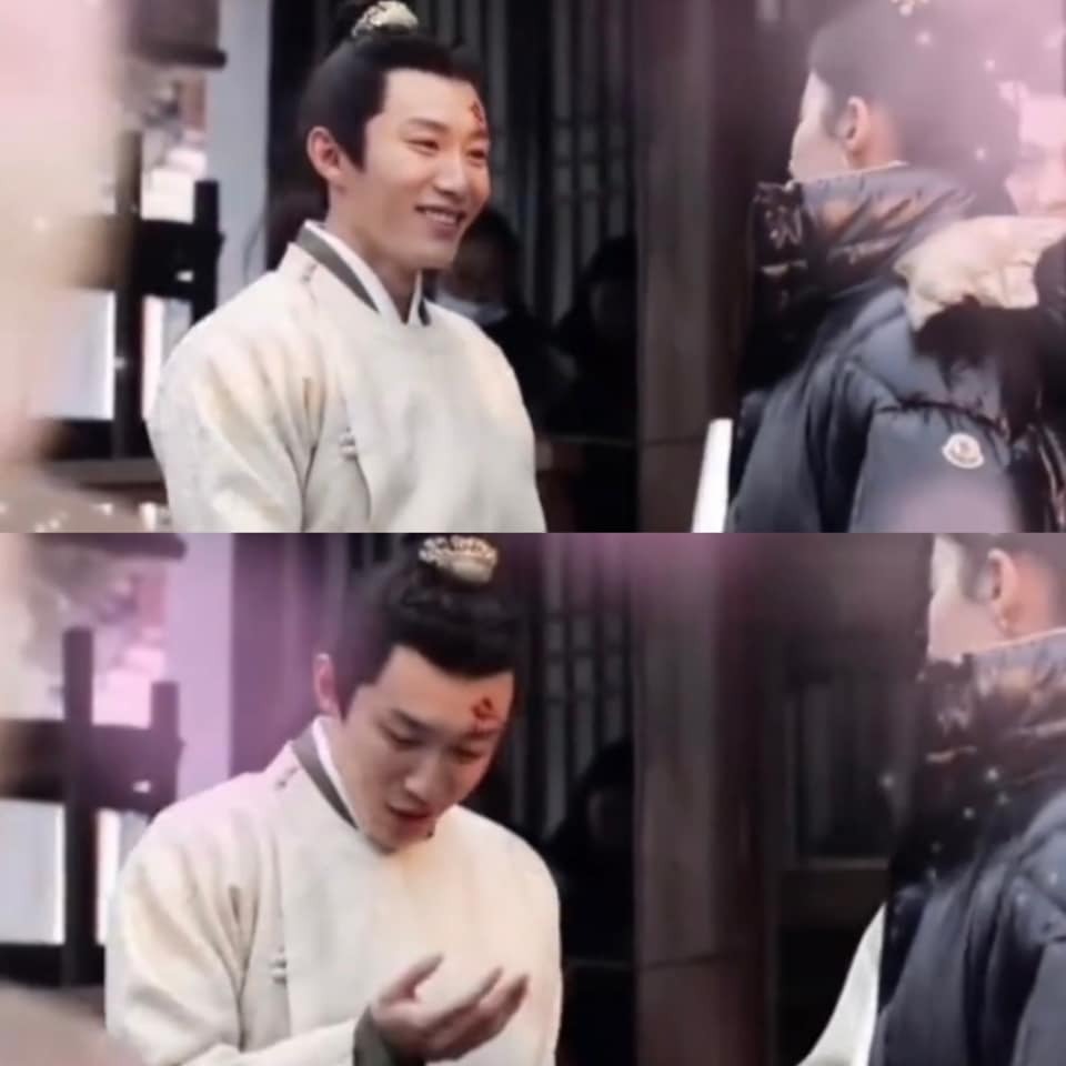 Đại Húc có lẽ sẽ không rửa tay sau khi được thần tượng chạm vào như vậy.