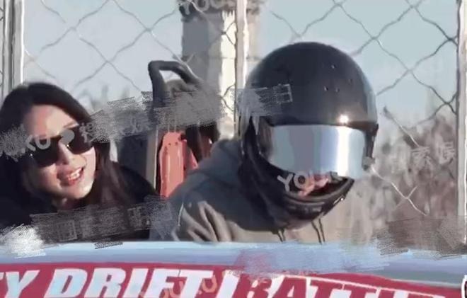 Không giấu giếm, Hàn Đông Quân công khai 'rải cẩu lương' với bạn gái mới - Ảnh 1