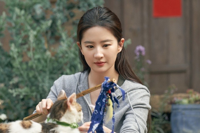 Không cô đơn, Lưu Diệc Phi có cuộc sống viên mãn bên những người bạn đặc biệt - Ảnh 2 Không cô đơn, Lưu Diệc Phi có cuộc sống viên mãn bên những người bạn đặc biệt - Ảnh 2