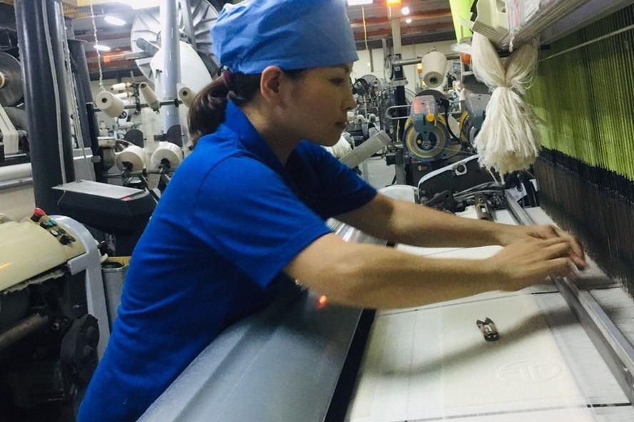 Chị Thu mong công việc ổn định để đón con lên với bố mẹ.