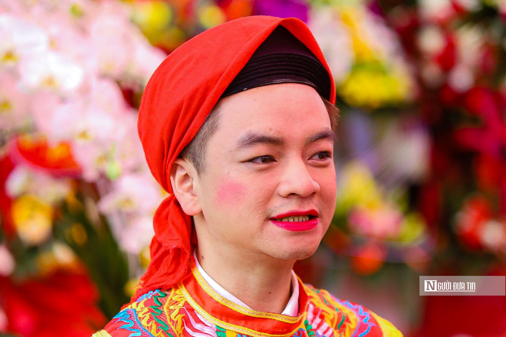 Đặc sắc nhất trong lễ hội chính là điệu múa bồng hay còn gọi là “con đĩ đánh bồng”. “Con đĩ đánh bồng” đã trở thành sản phẩm văn hóa độc đáo, là niềm tự hào lớn của người dân làng Triều Khúc.