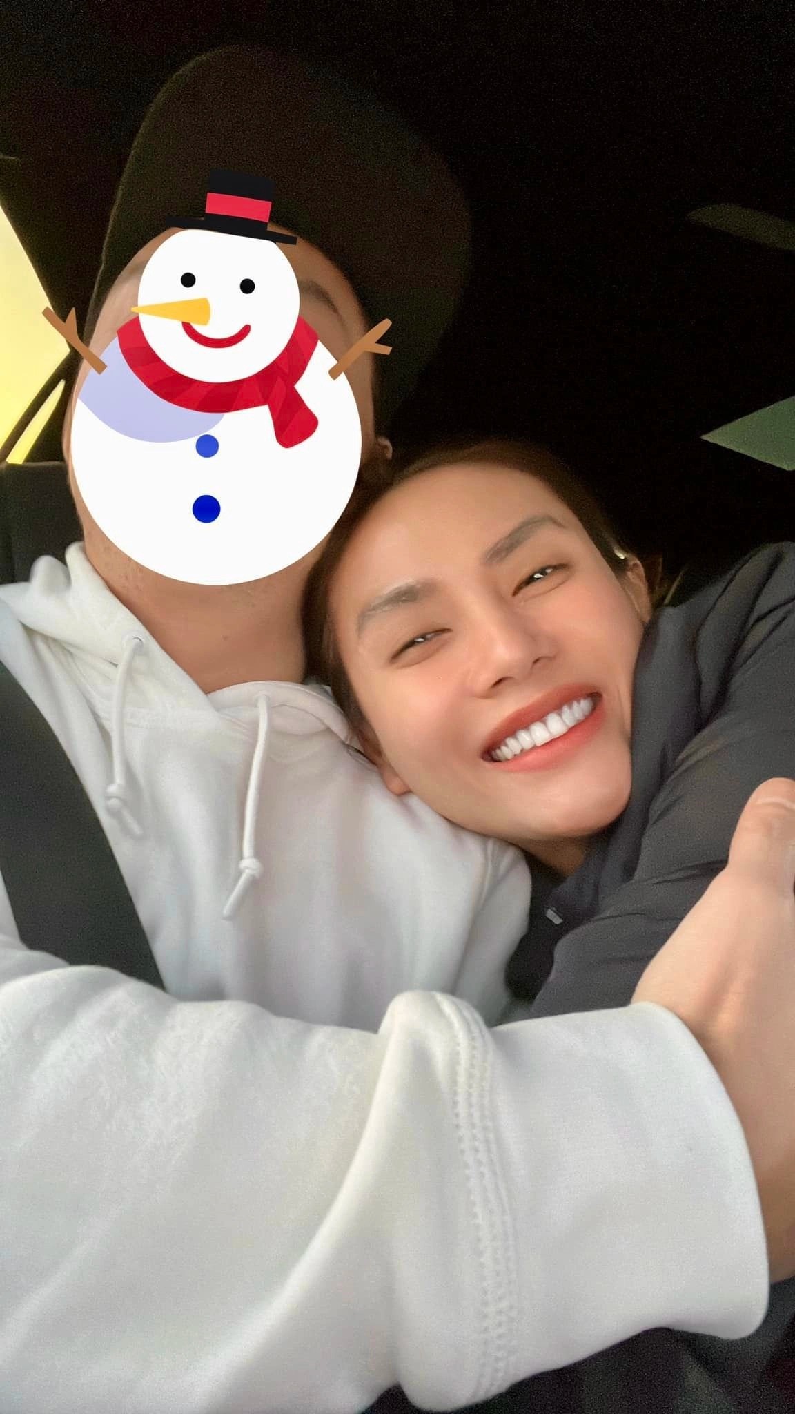 Võ Hoàng Yến quyết giấu mặt bạn trai đến phút chót.