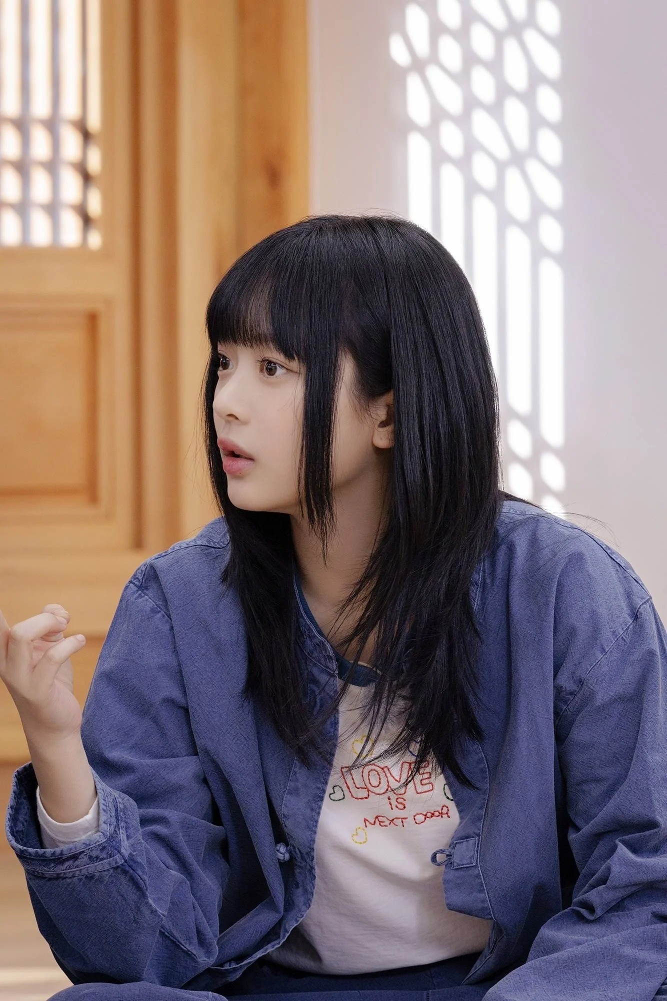 Hanni sinh năm 2004, là thành viên nhiều tuổi nhất của NewJeans