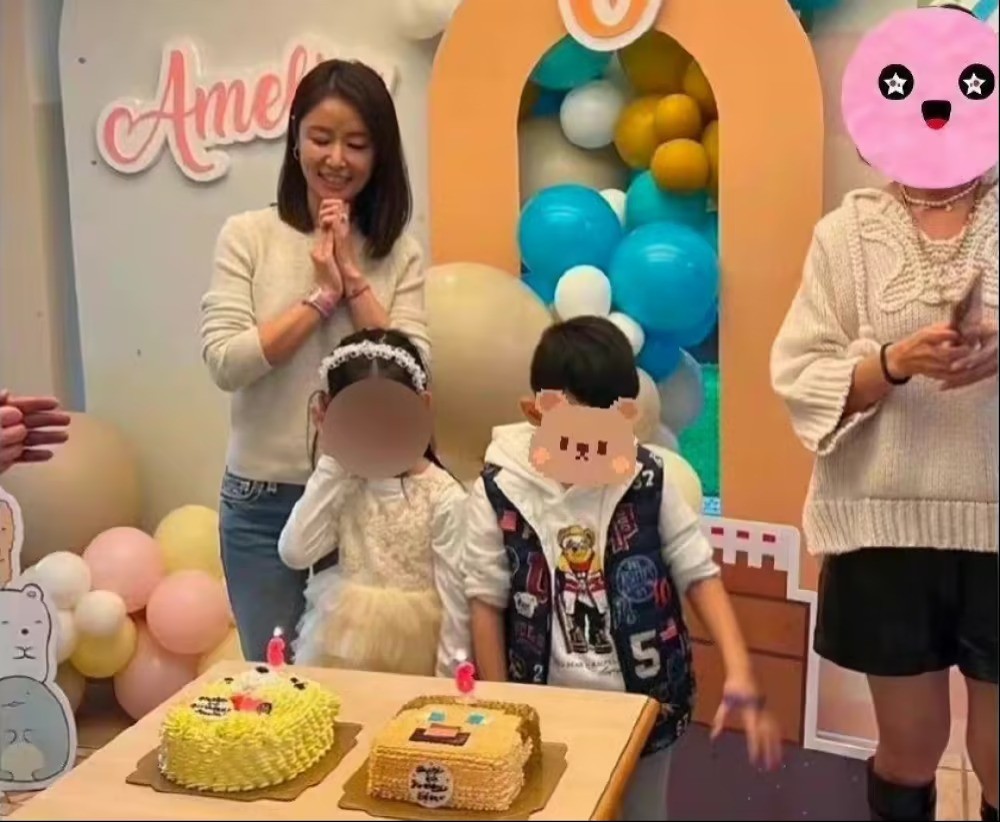 Bức ảnh chụp con gái Lâm Tâm Như, Hoắc Kiến Hoa tại một bữa tiệc bị lộ khiến nữ diễn viên vô cùng bức xúc.