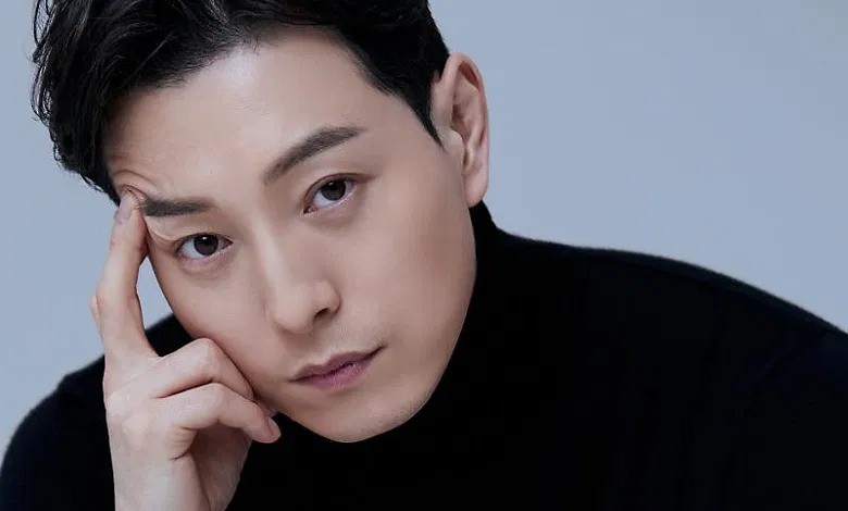 Jung Sung Il có một cuộc tình đẹp như mơ với người vợ hiện tại.