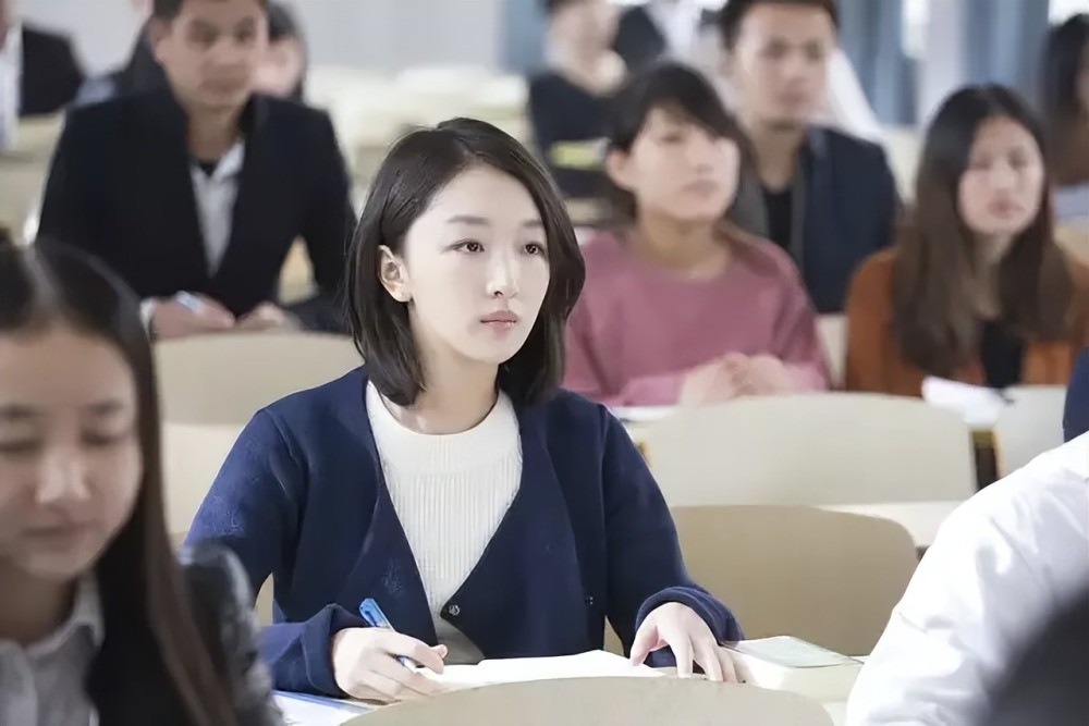 Châu Đông Vũ nằm trong top những sao Hoa ngữ có điểm thi đại học í ẹ nhất.