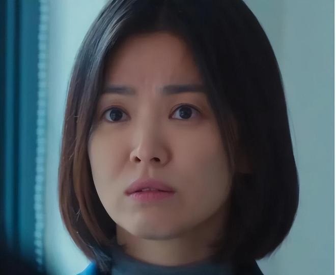 Trong bộ phim The Glory đang hot, dấu hiệu tuổi tác trên mặt Song Hye Kyo càng rõ.