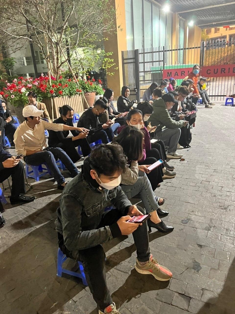 Tình trạng này diễn ra ở cả 2 cơ sở của trường Tiểu học Marie Curie.