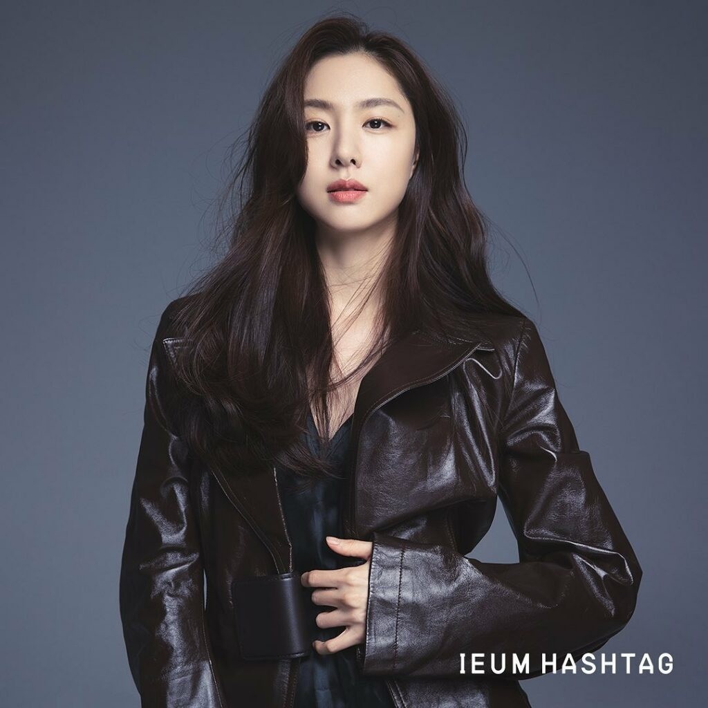 Nữ diễn viên cảm thấy kinh ngạc và ngưỡng mộ những cặp đôi nên duyên sau khi đóng phim chung.