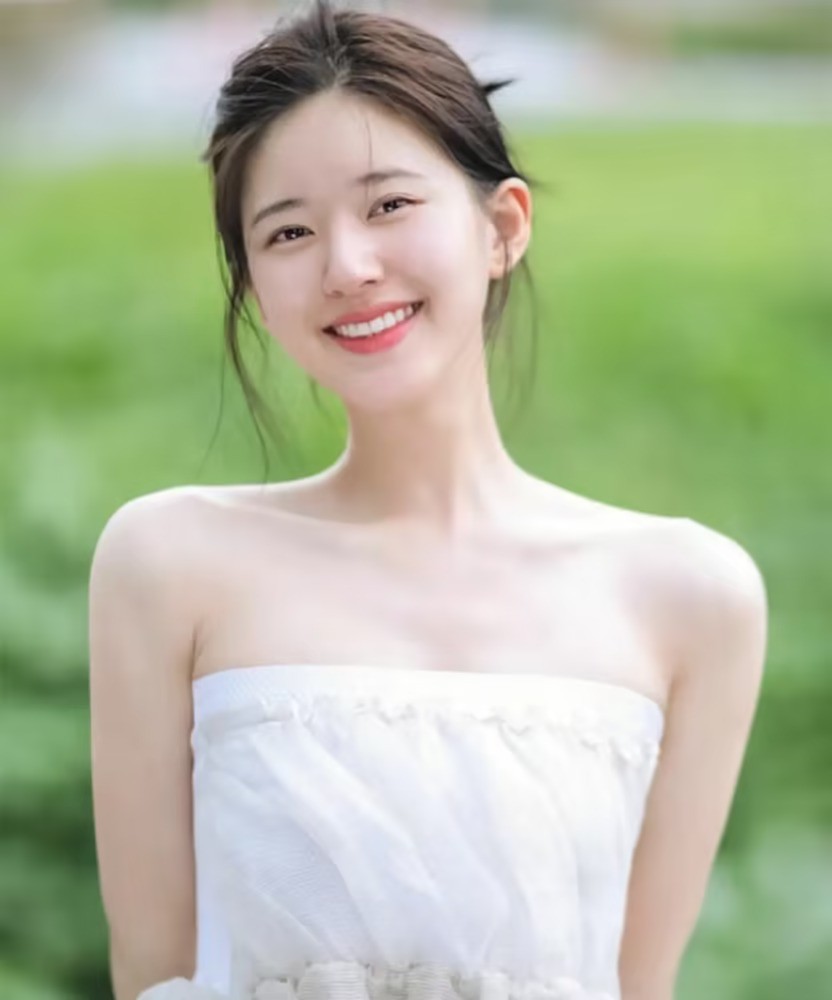 Ngoài lùm xùm chửi tục với Ngô Lỗi, cô còn bị tố hành hạ nhân viên.