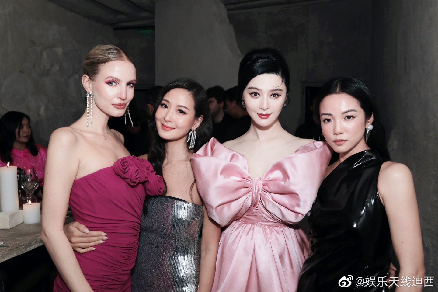 Dù đứng cạnh ai thì Phạm Băng Băng vẫn luôn nổi bật.