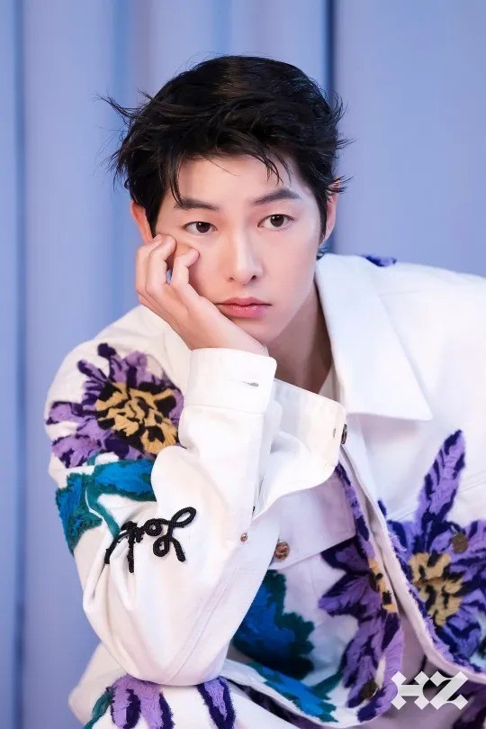 Bộ ảnh được tung ra giữa lúc Song Joong Ki lên tiếng làm rõ mọi tin đồn liên quan đến vợi mới.