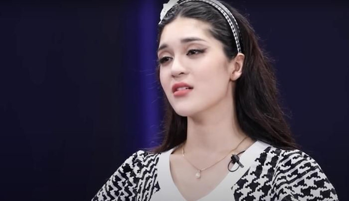 Biểu cảm thách thức, xấc xược của người đẹp An Giang.