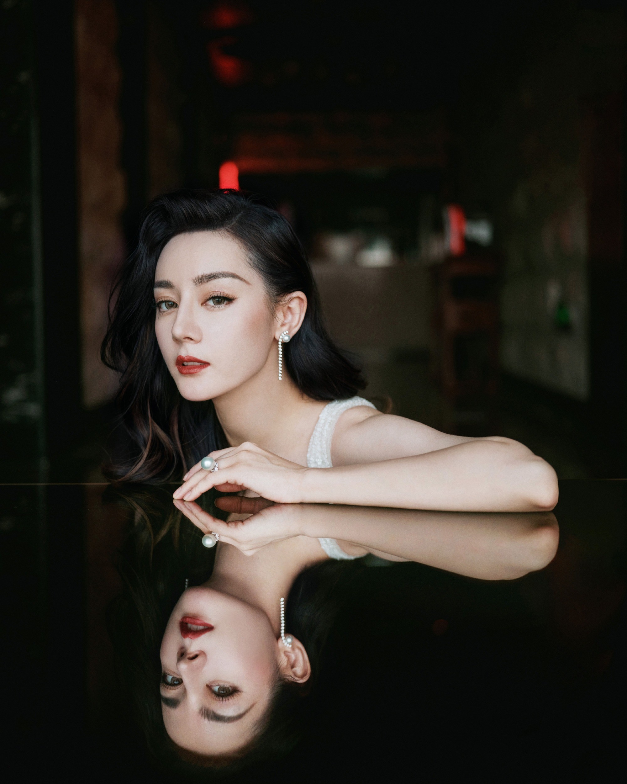 Sanh trọng, quý phái.