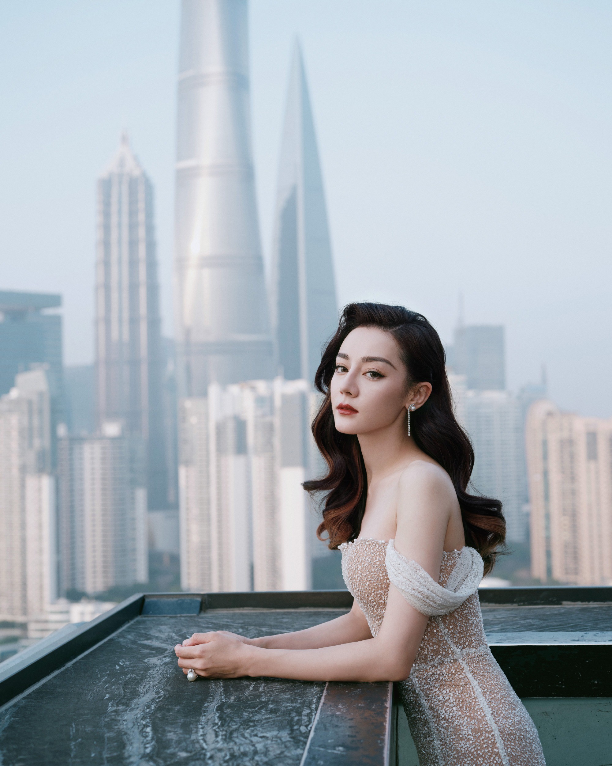 Một số CDM bình luận Địch Lệ Nhiệt Ba là một trong những mỹ nhân Cbiz sở hữu nhan sắc 'đẹp thoát vòng'.