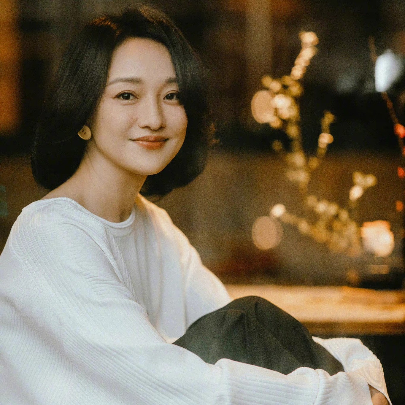 Châu Tấn hiện đã 49 tuổi, là một ngoại lệ trong số những diễn viên hàng đầu Trung Quốc. Trong khi nhiều người bận rộn trở thành ngôi sang hạng sang và lấn sân sang nhiều lĩnh vực khác thì suốt nhiều năm, Châu Tấn chỉ tập trung vào diễn xuất.