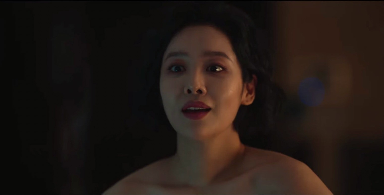 Một số cho rằng cảnh cởi đồ của Cha Joo Young là thừa thãi.