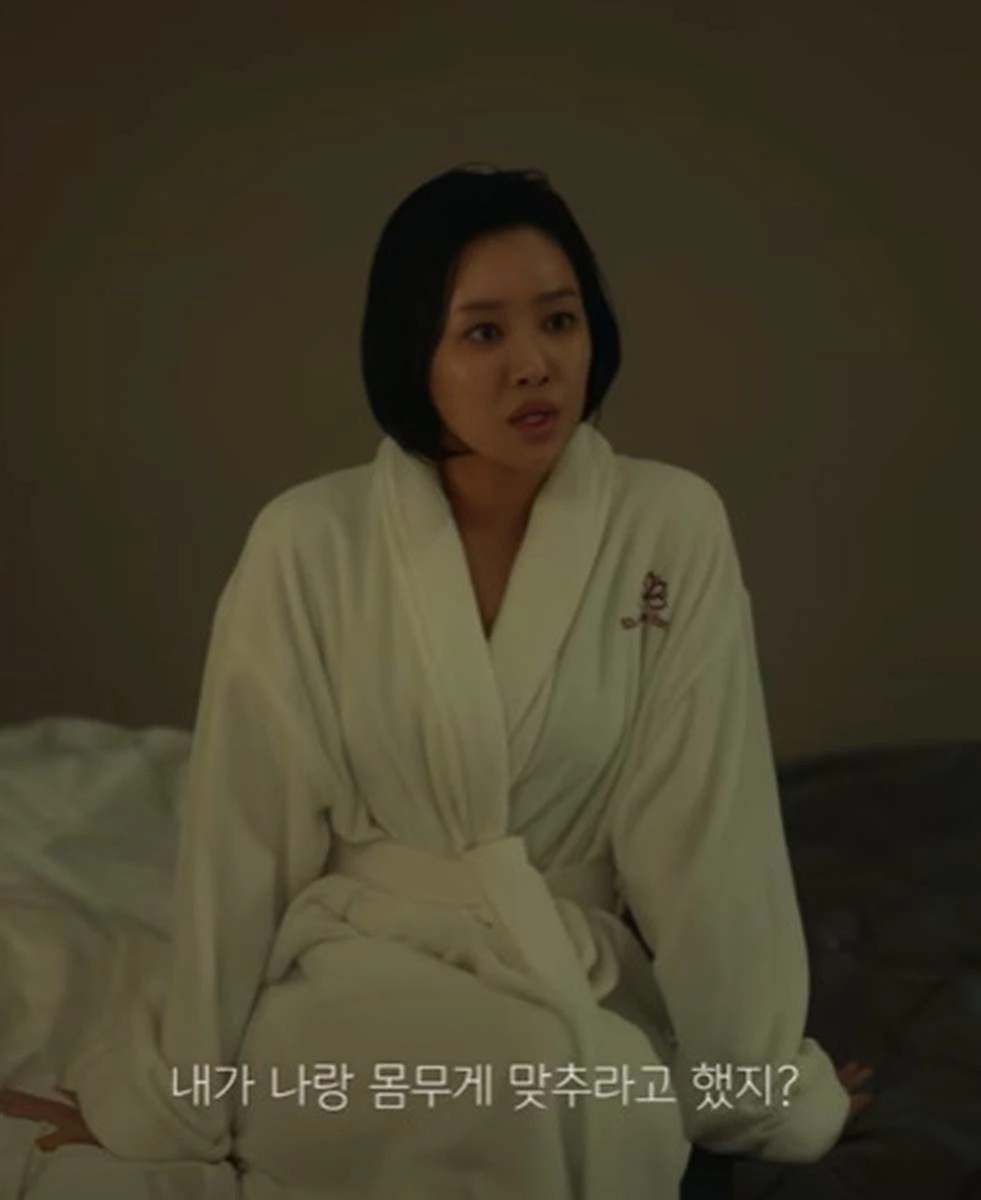 Tuy nhiên, có người lại cho rằng nó cần thiết, giúp khắc họa tính cách nhân vật.