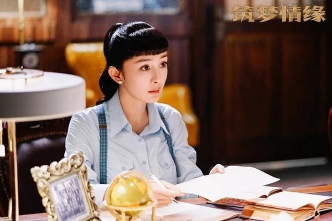 Kiểu tóc mái ngố dày cộm gây tranh cãi của Dương Mịch. Một số khán giả cho rằng cô trẻ trung, ngây thơ trong tạo hình này, tuy nhiên, đa số mọi người cho rằng phần mái đã che đi sự thông minh, sáng sủa vốn là điểm nổi bật trên gương mặt Dương Mịch.