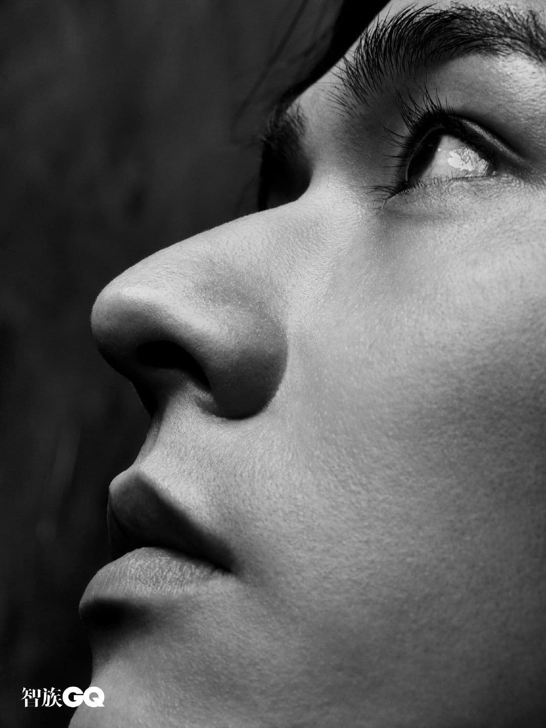 Góc nghiêng đẹp như tượng tạc.