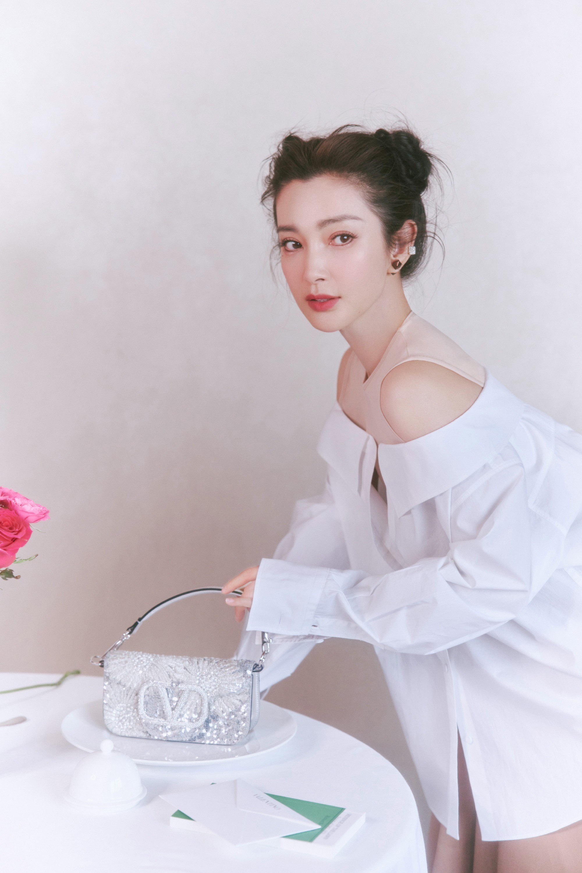 Lý Băng Băng 'cưa sừng làm nghé' khiến CDM xỉu ngang vì kệch cỡm 3 Lý Băng Băng 'cưa sừng làm nghé' khiến CDM xỉu ngang vì kệch cỡm 3