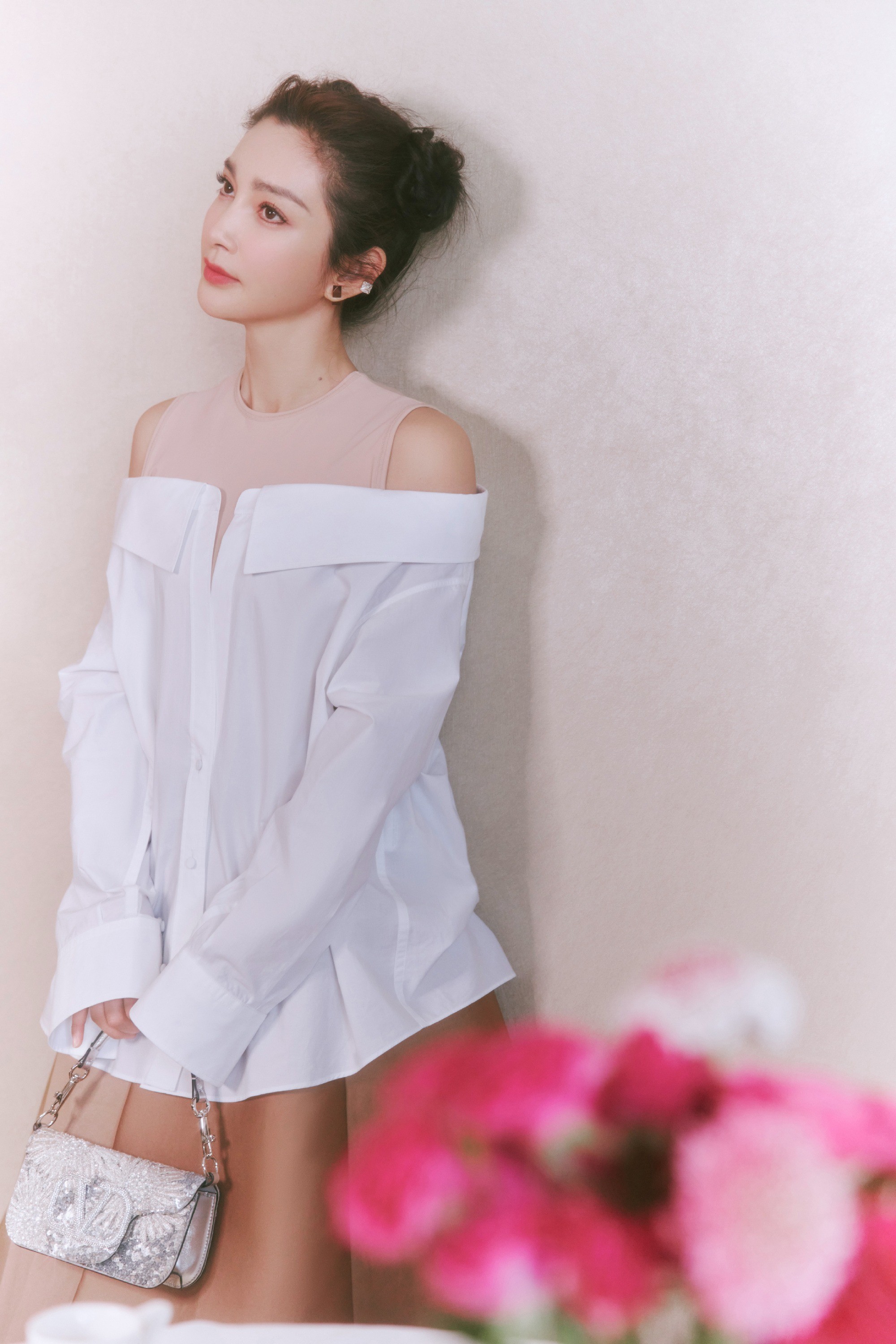 Lý Băng Băng 'cưa sừng làm nghé' khiến CDM xỉu ngang vì kệch cỡm 4 Lý Băng Băng 'cưa sừng làm nghé' khiến CDM xỉu ngang vì kệch cỡm 4